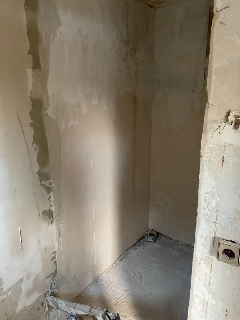 Erg&auml;nzung einer Dusche im G&auml;ste-WC